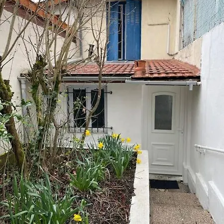 Maison Independante 7 Minutes Rer B 度假居